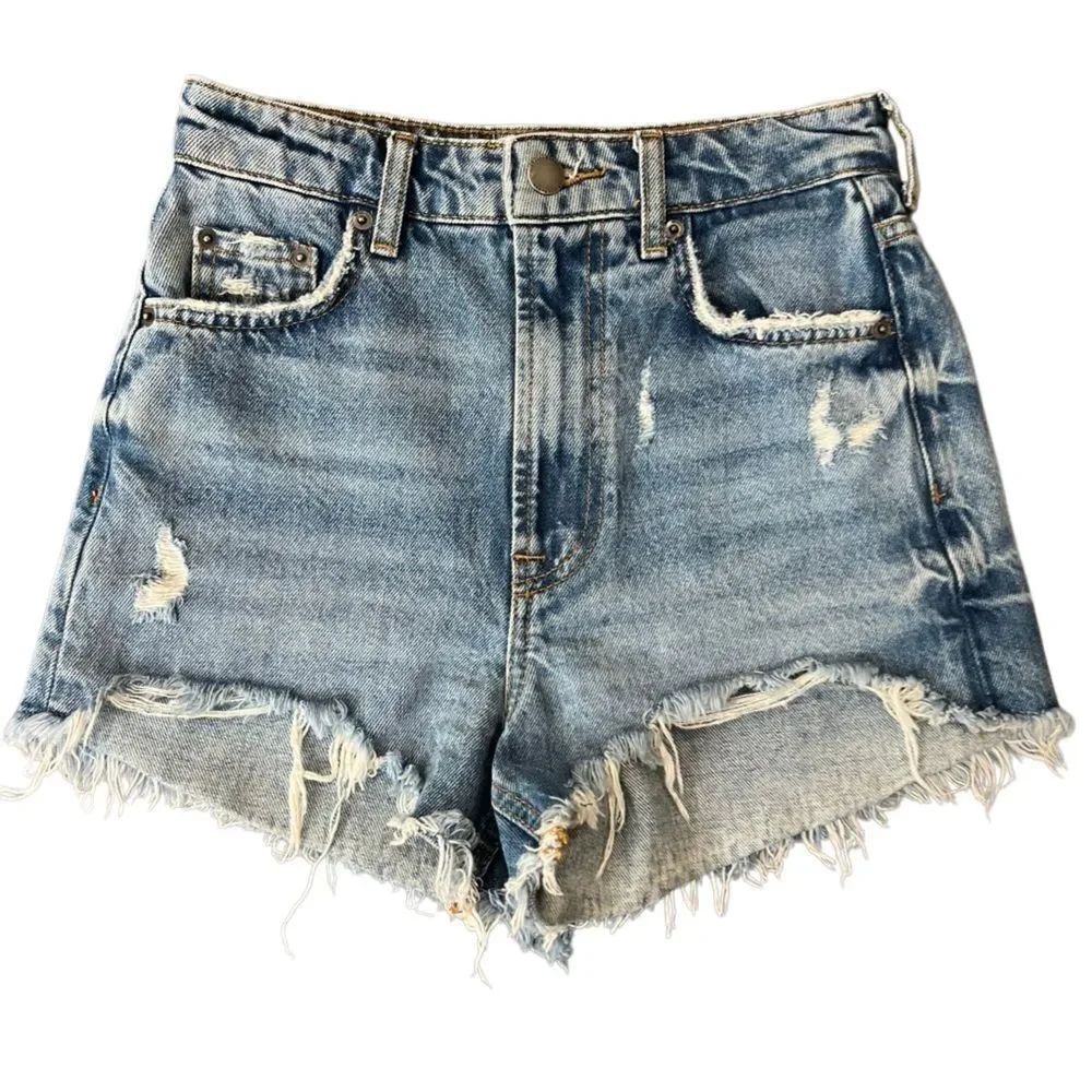 Zara high-waisted distressed denim shorts frayed hem Size 0
